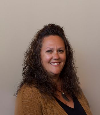 Portrait of Traci Mendenhall, REALTOR®.